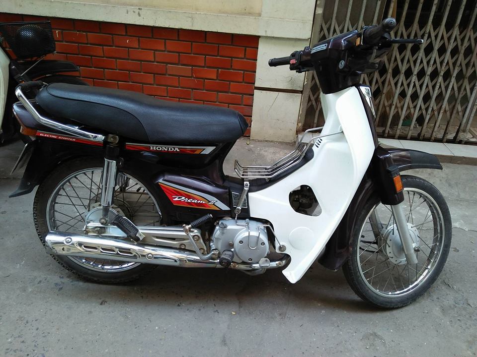 Honda Dream trắng đen  Axega