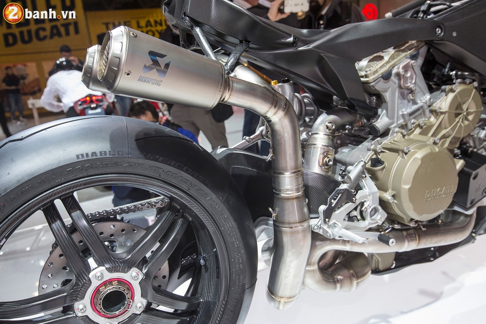 Chiem nguong can canh Ducati 1299 Superleggera chiec xe mo to dat xat ra mieng - 16