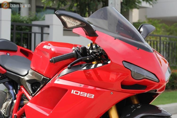 Choang ngop voi chiec Ducati 1098S do day do choi hang hieu cua biker Thai - 6