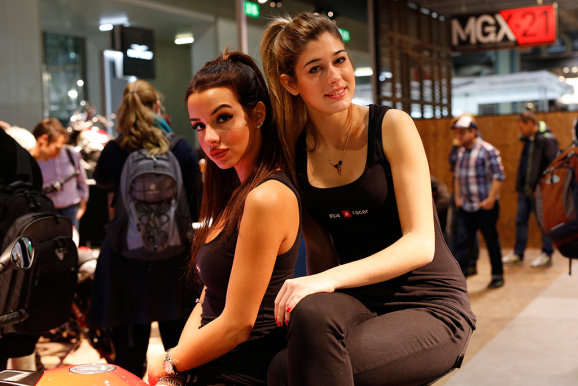 Dan chan dai nong bong do dang tai su kien trien lam EICMA 2016 - 10