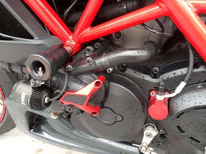 Ducati Diavel quy du ham ho khi xuat hien tren pho - 8