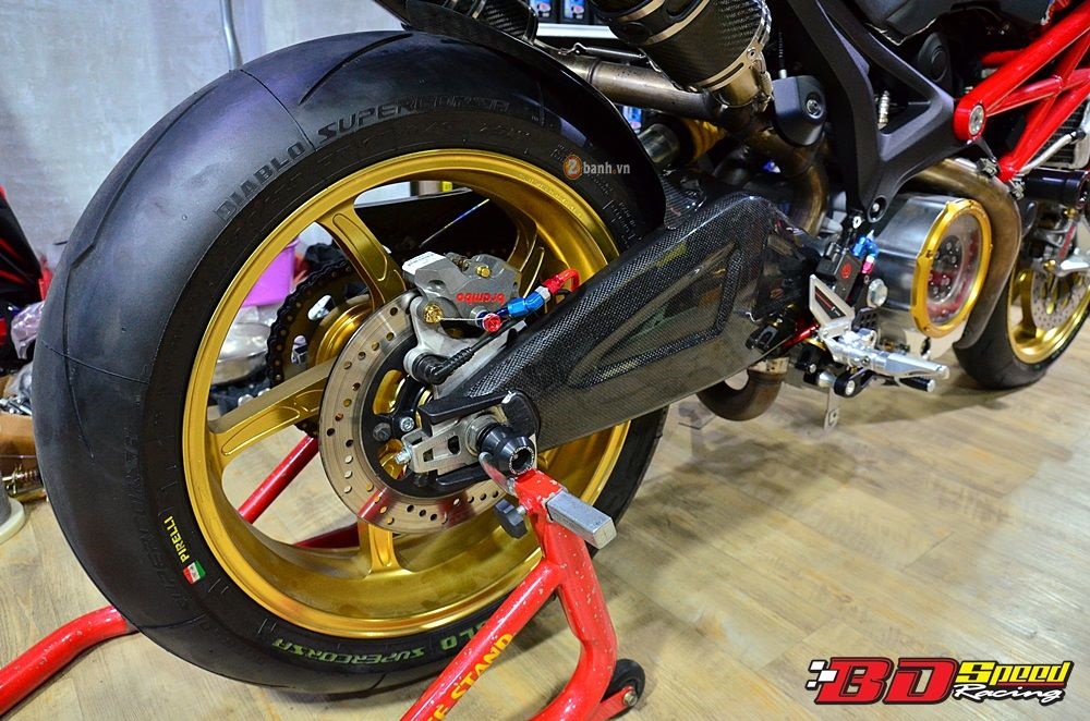 Ducati monster 795 đầy ấn tượng với bản độ còn dang dở