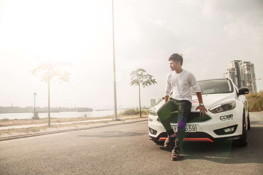 Cap doi xe the thao cua biker tre chiu choi - 4
