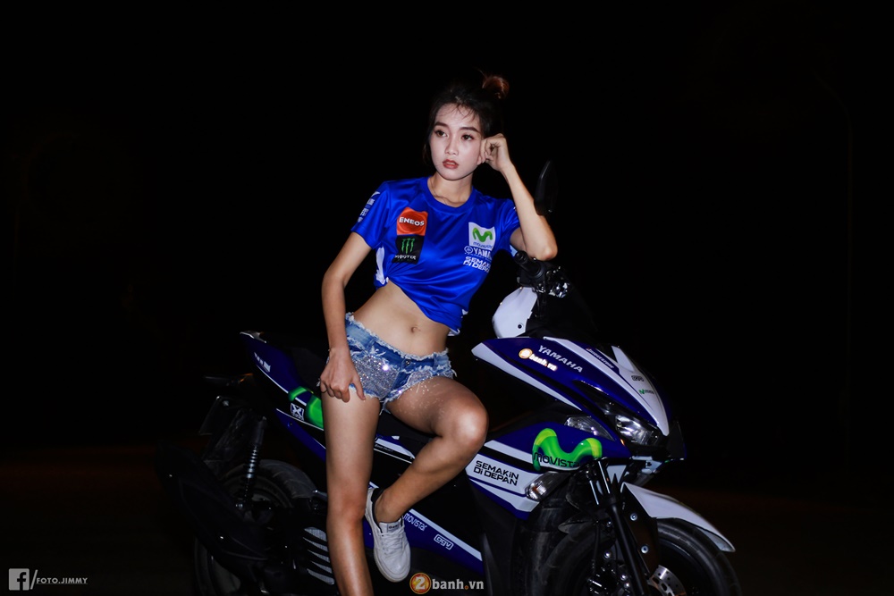 Yamaha NVX 155 phien ban Movistar sanh vai cung teen girl Sai Thanh - 8