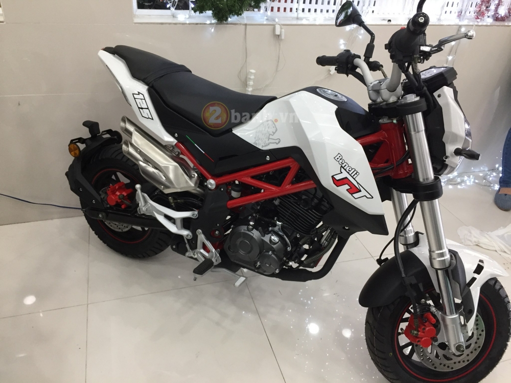 Benelli tnt 125 ra mắt với xy lanh đơn cùng 2 bugi