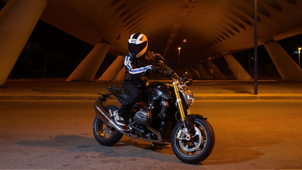 Bo doi Nakedbike tu BMW Motorrad cho Biker Viet - 13