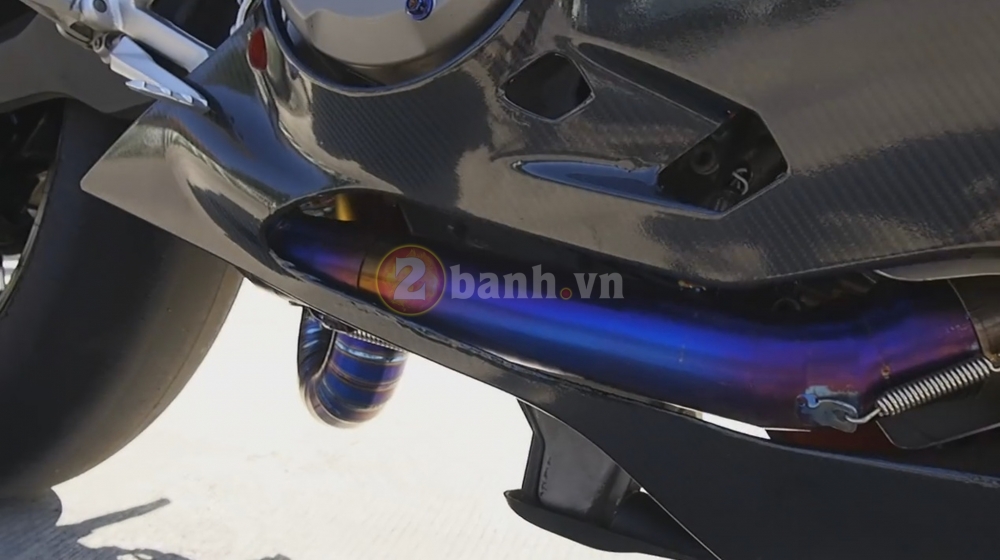 Clip Ducati Panigale 899 len po Akrapovic full system Titanium - 2