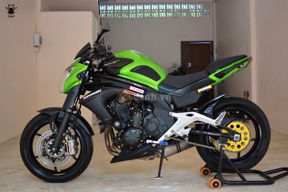 Kawasaki er-6n trong bản độ hiệu năng cao của biker thái lan