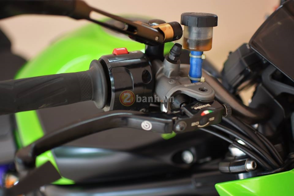 Kawasaki er-6n trong bản độ hiệu năng cao của biker thái lan