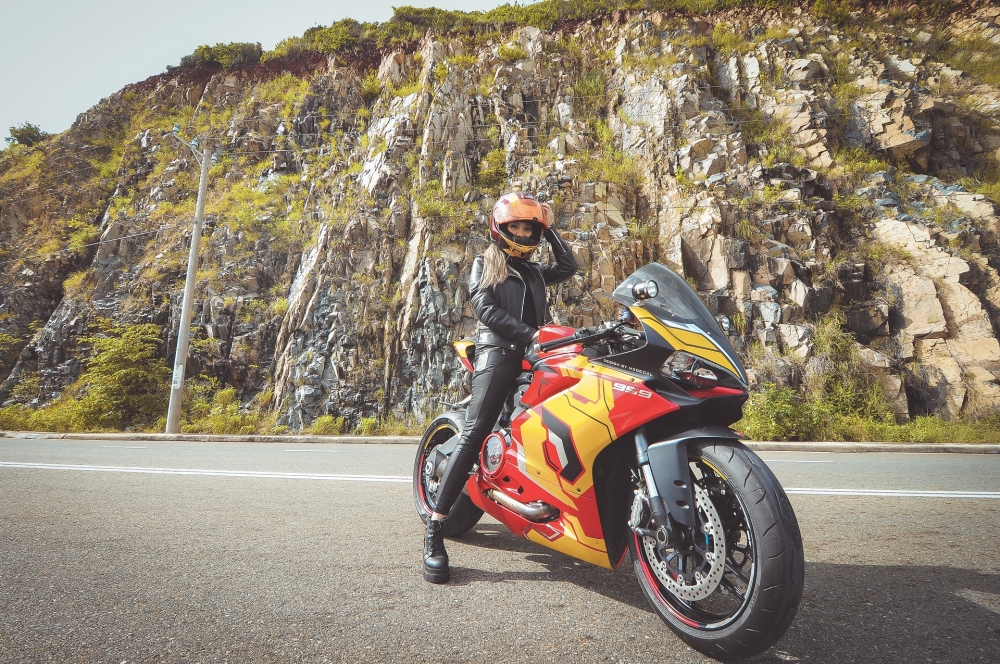 Ducati 959 Panigale phien ban Iron man cua nu biker 9X Sai Thanh - 10