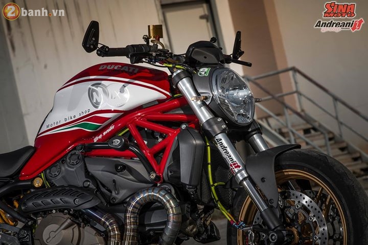 Ducati monster 821 vô cùng hấp dẫn trong bản độ đầy đồ hiệu