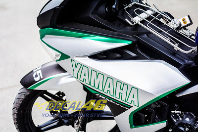 Tem trum Exciter 150 Yamaha Green chat do Decal 46 thuc hien - 2