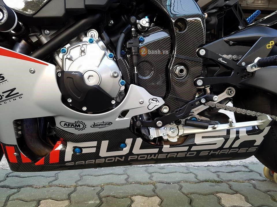 Yamaha R1 day an tuong voi ban do Fullsix Carbon - 6