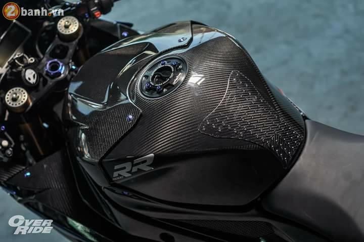 BMW S1000RR sieu chat trong ban do full carbon dat tien - 12