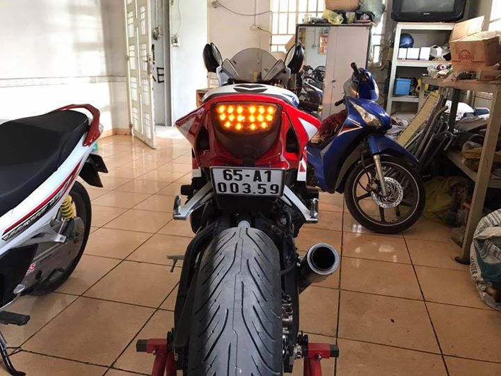 Honda CBR1000RR HRC sieu chat trong phien ban Pikalong cua biker Can Tho - 10