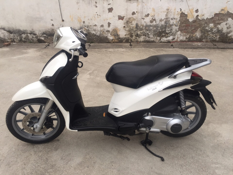 Liberty 125ie Viet Nam mau trang 2012 bien 29T104636 - 2