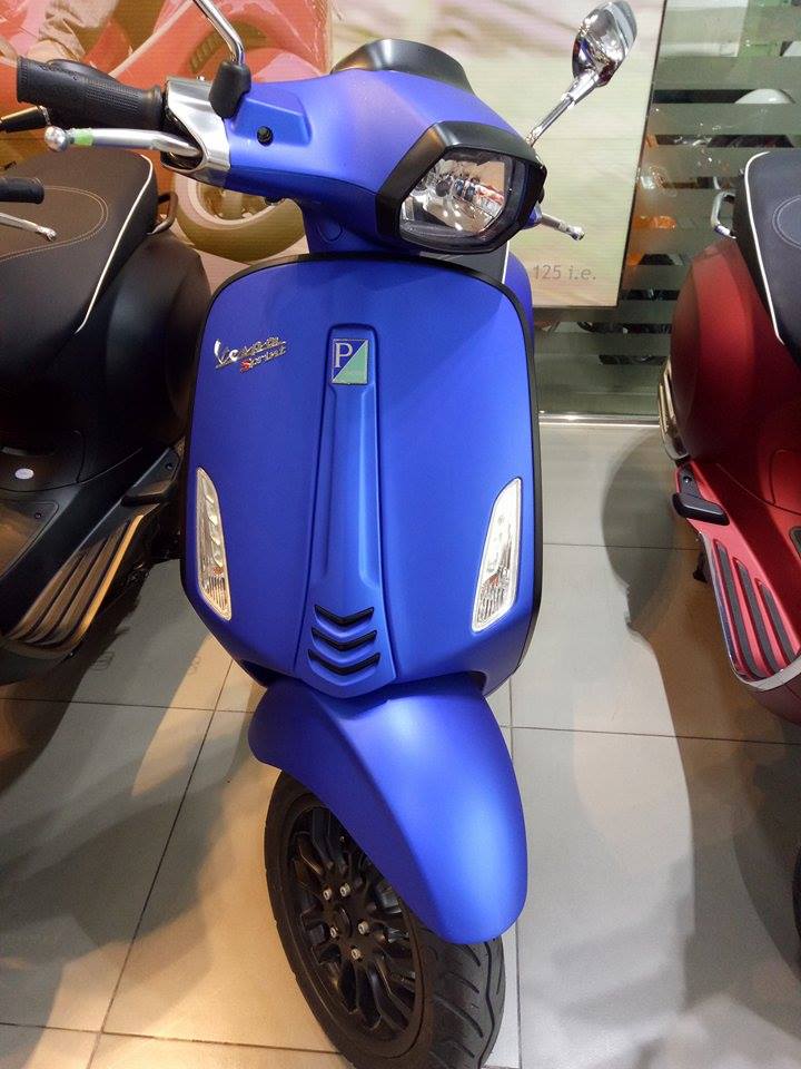 Vespa Sprint 2017 Toan quoc Phien ban dac biet Mau doc la dep - 3