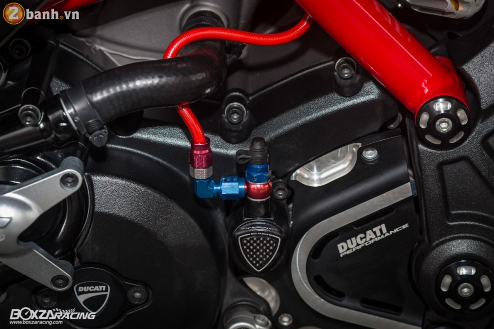 Ducati Diavel Carbon sieu sang trong ban do Red Devils - 19