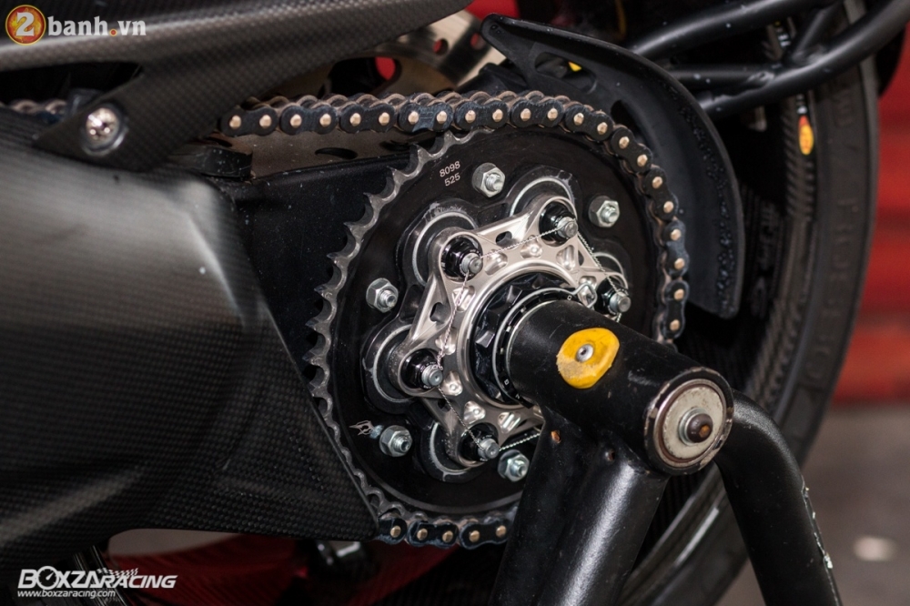 Ducati Diavel Carbon sieu sang trong ban do Red Devils - 29