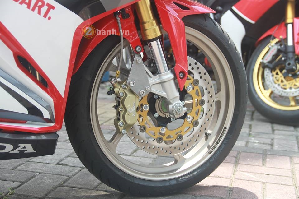 Day me hoac voi chiec Honda CBR250RR do cuc chat cua biker Indonesia - 6