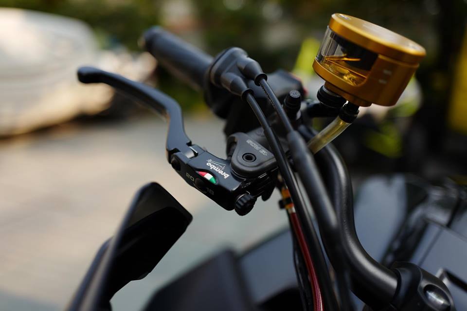 Yamaha MT10 trong ban do cuc chat cua mot biker noi tieng Sai Thanh - 5