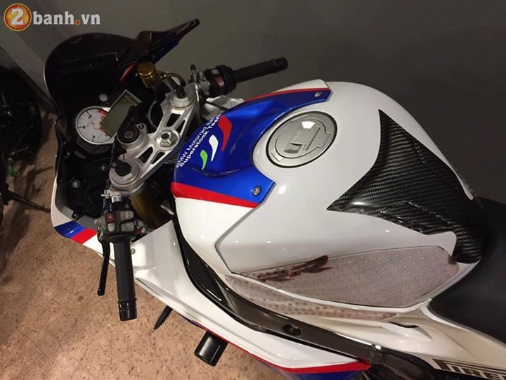 BMW S1000RR 2016 tuyet dep trong ban do HP Tricolor - 8