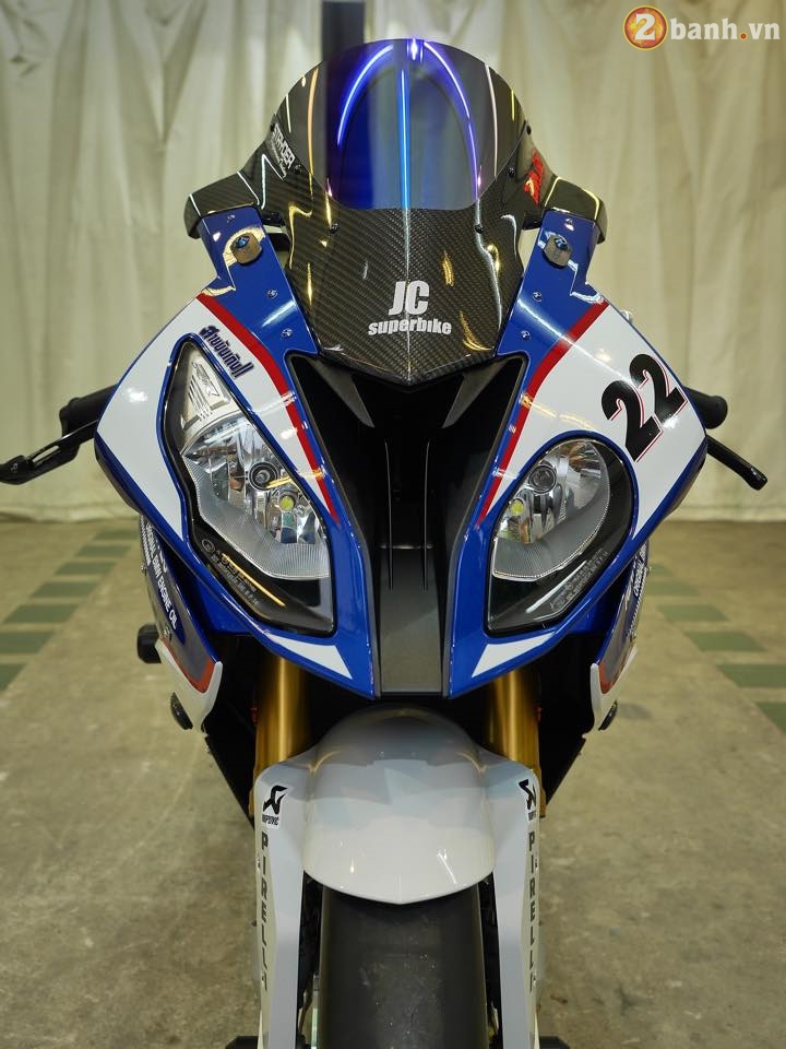 BMW S1000RR hut hon anh em choi xe PKL voi loat do choi hang hieu - 4