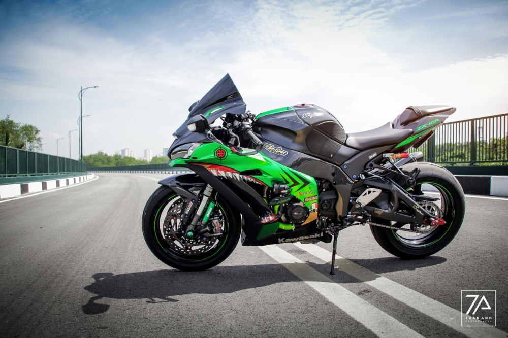 Kawasaki ZX10R the he moi trong phien ban ca map xanh day an tuong - 8