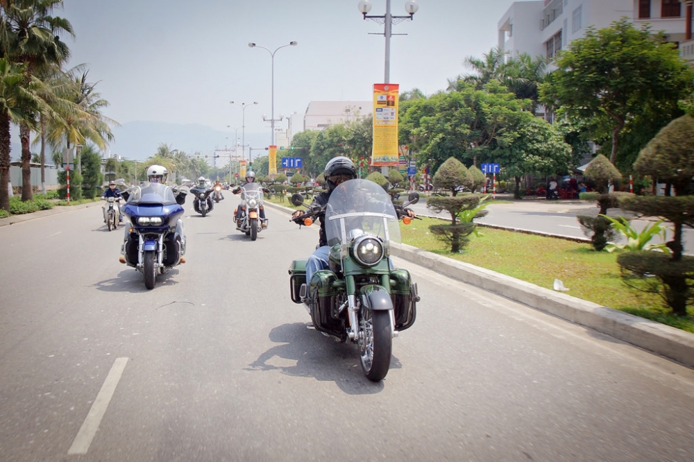 Tren chiec HarleyDavidson biker Viet chinh phuc Sai Gon Ha Noi trong 3 ngay - 3