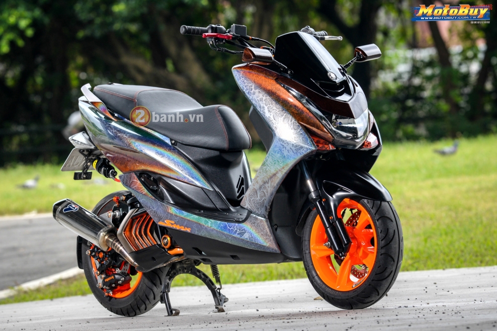 Yamaha SMAX 155 do doc dao den an tuong cua biker Dai Loan