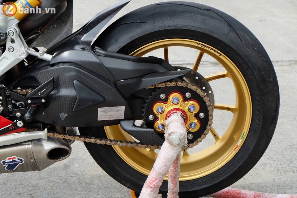 Ducati 1199 Panigale R von da dinh nay cang tuyet voi hon trong ban do cuc chat - 12