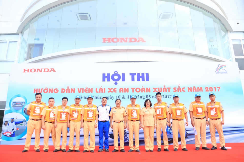 Honda VN to chuc hoi thi Huong dan vien Lai xe an toan xuat sac nam 2017 - 2