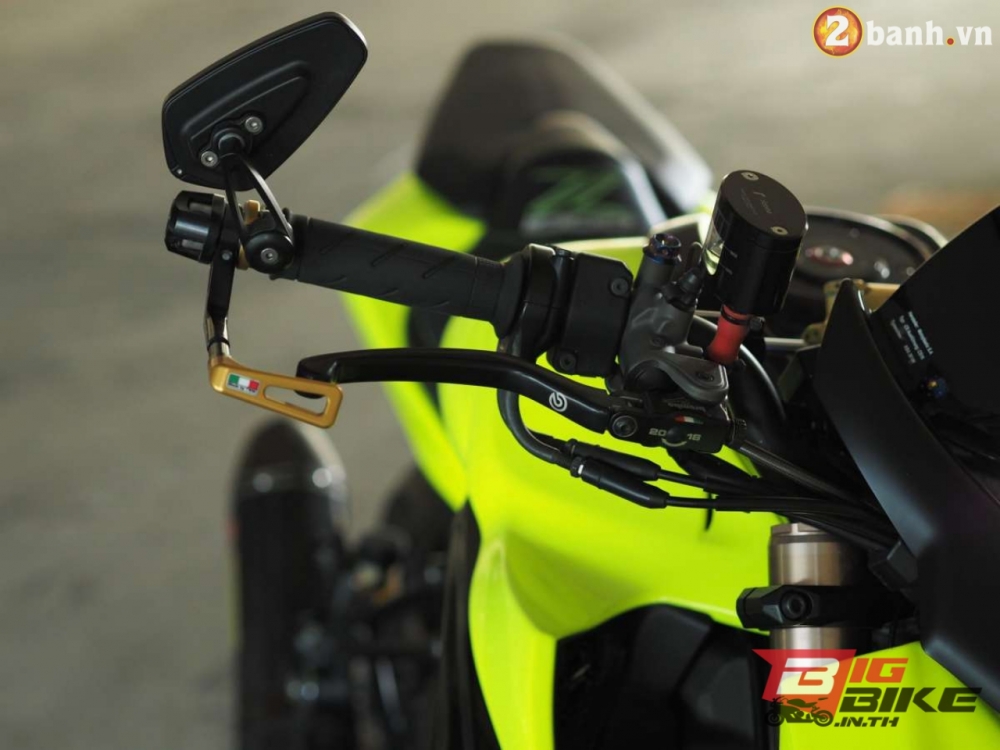 Kawasaki z1000 độ cực chất và đầy nổi bật trong bộ cánh vàng neon