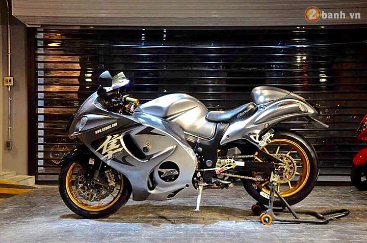 Suzuki Hayabusa day hap dan voi phien ban Matte Silver - 2