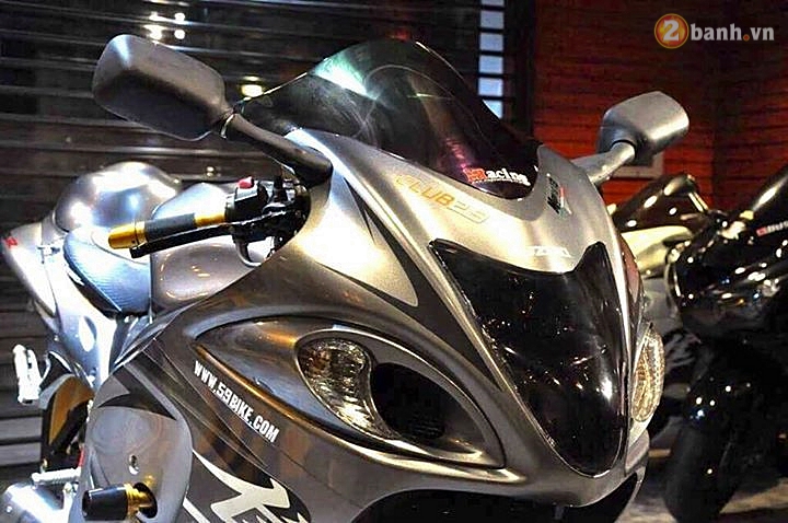 Suzuki Hayabusa day hap dan voi phien ban Matte Silver - 4