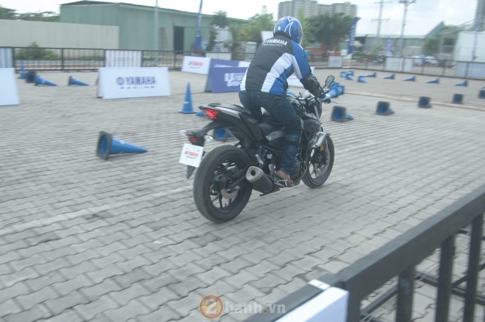 Vietnam Motorcycle Show 2017 Khach tham quan co the chiem nguong ve dep cua gan 20 mau xe Yamaha - 6