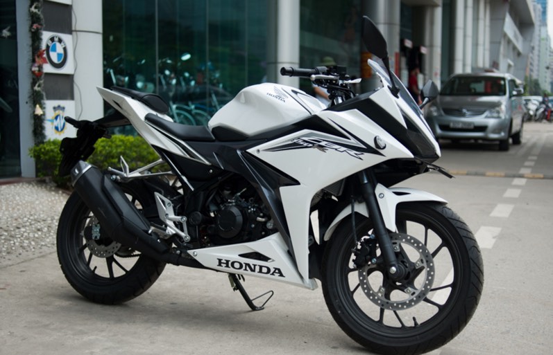 Honda CBR150R chính hãng Giá xe CBR150R 2021 tại Đại lý ra biển số lăn  bánh  Motosaigon