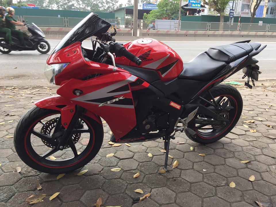 Ban chiec Honda CBR 150i nhap khau Dang ki lan dau cuoi 2014