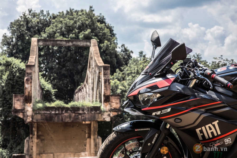 Yamaha r3 đẹp xuất sắc trong bộ ảnh đầy nghệ thuật của biker việt