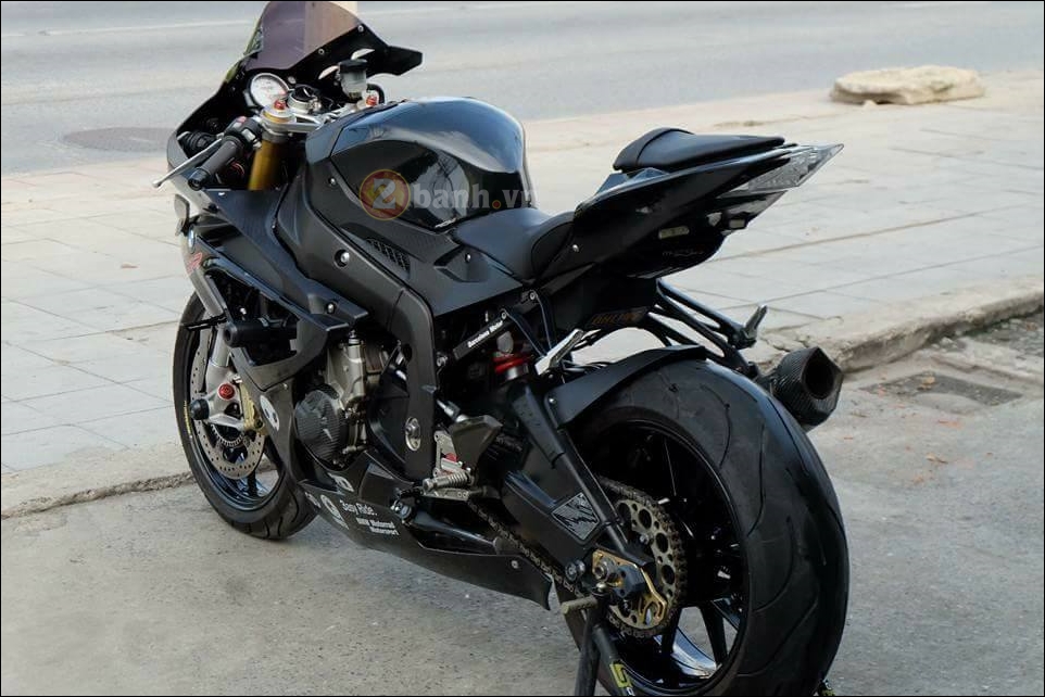BMW S1000RR cang det cung phien ban Full black Limited - 9