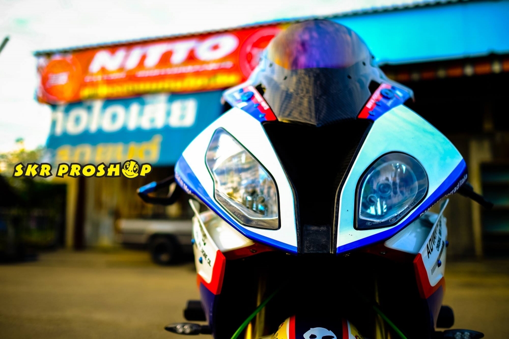 BMW S1000RR ve dep thach thuc moi doi thu