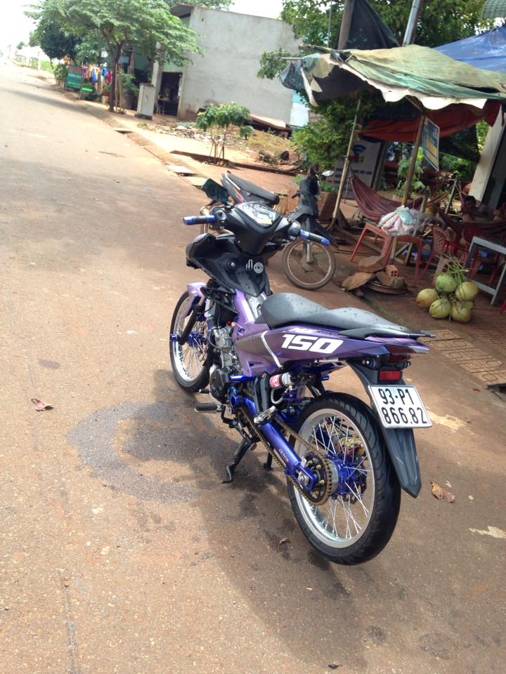 Con sot mau tim tran ngap tren co the Exciter 150cc - 5