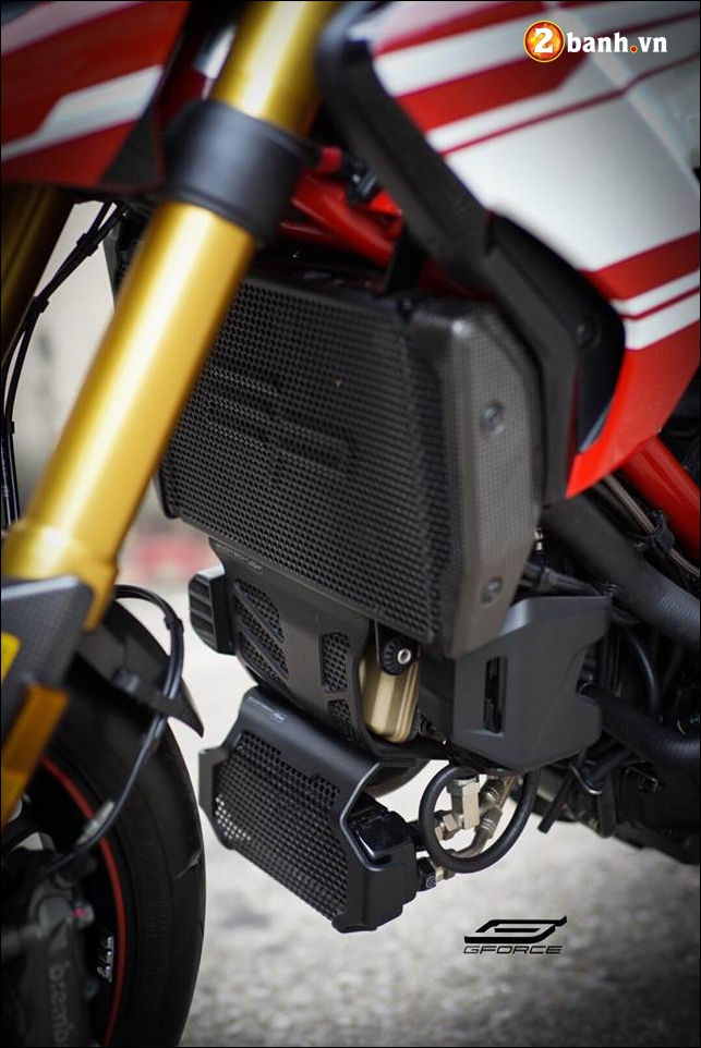 Ducati Hypermotard 939 SP do menh danh Ong vua dia hinh - 6
