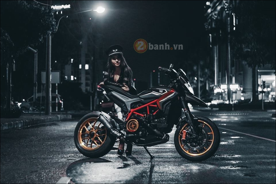 Ducati Hypermotard do cung mau Sexy girl loi cuon - 8