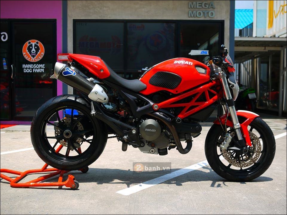 Ducati Monster 796 Hau due sau thanh cong cua Monster 795 - 2