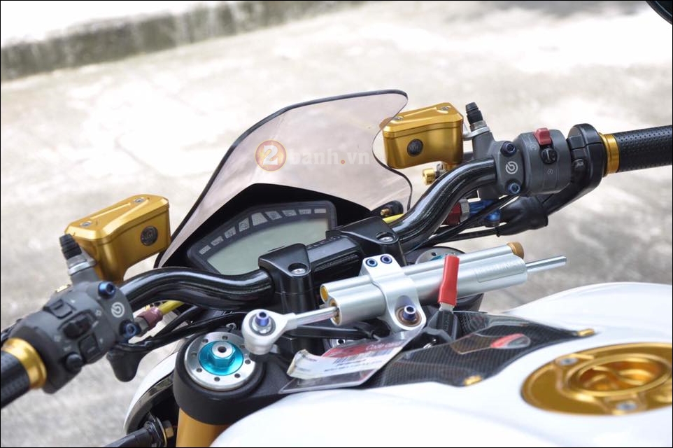 Ducati Streetfighter chien binh duong pho do nhe cung loat option hang hieu - 4