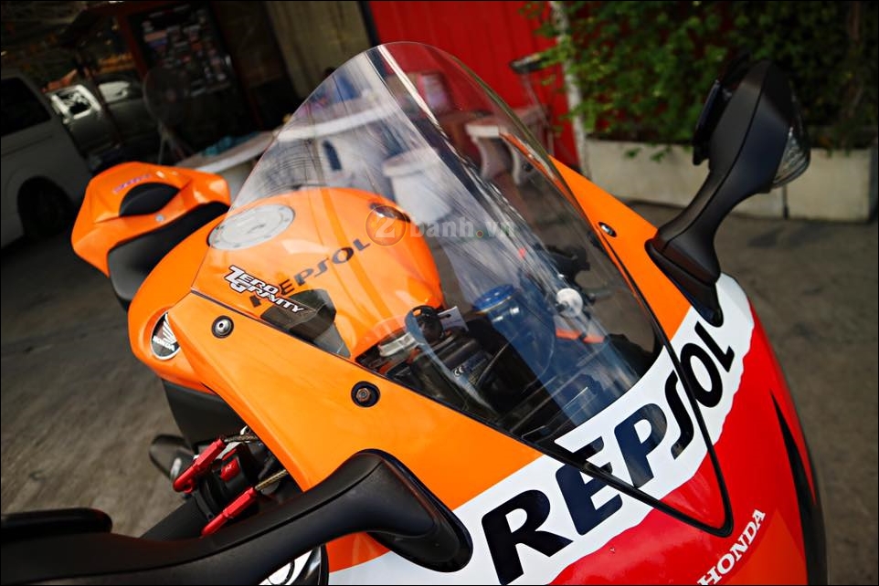 Honda CBR1000RR Repsol do don gian tinh te trong tung chi tiet - 4