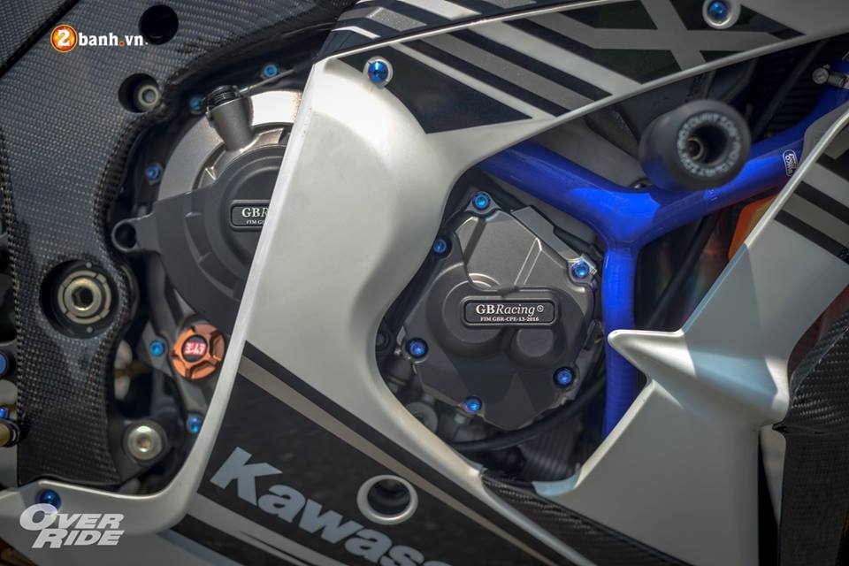 Kawasaki ninja zx-10r đẹp xuất thần trong bản độ full option
