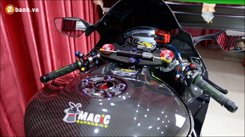 Kawasaki ninja zx-10r độ hiệu năng cùng loạt đồ chơi hàng hiệu