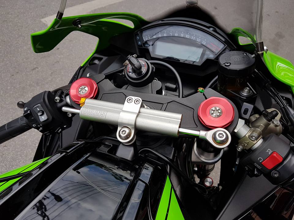 Kawasaki ninja zx-10r độ phá cách tông màu chủ đạo